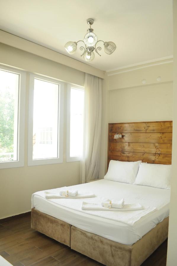 เคเมอร์ ปันซิยอน Hotel เกเมร์ ภายนอก รูปภาพ