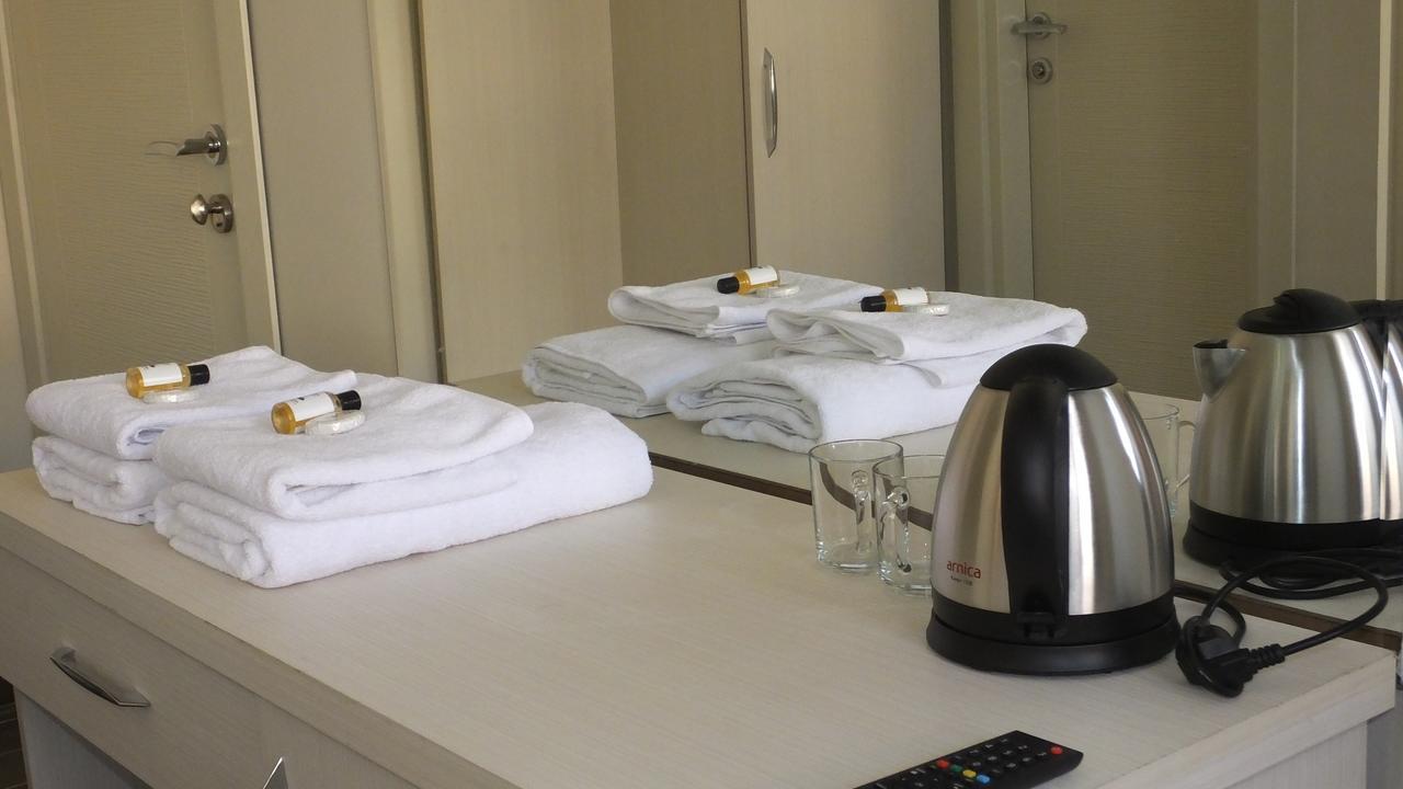 เคเมอร์ ปันซิยอน Hotel เกเมร์ ภายนอก รูปภาพ