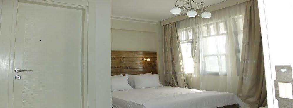 เคเมอร์ ปันซิยอน Hotel เกเมร์ ภายนอก รูปภาพ